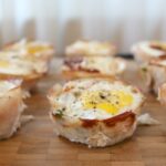 Breakfast Kale Egg Cups - make this easy breakfast that comes as a complete package with high protein, healthy fats, and nutrient dense greens. These are great for special brunch, healthy snack and are freezer friendly.