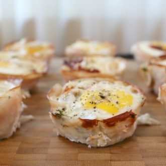 Breakfast Kale Egg Cups - make this easy breakfast that comes as a complete package with high protein, healthy fats, and nutrient dense greens. These are great for special brunch, healthy snack and are freezer friendly.