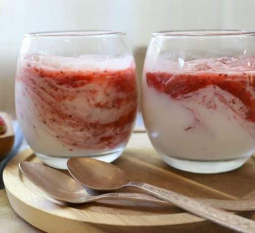 Strawberry Chia Jam and Yogurt Parfait - with no added sugar, this makes a great desert or snack.