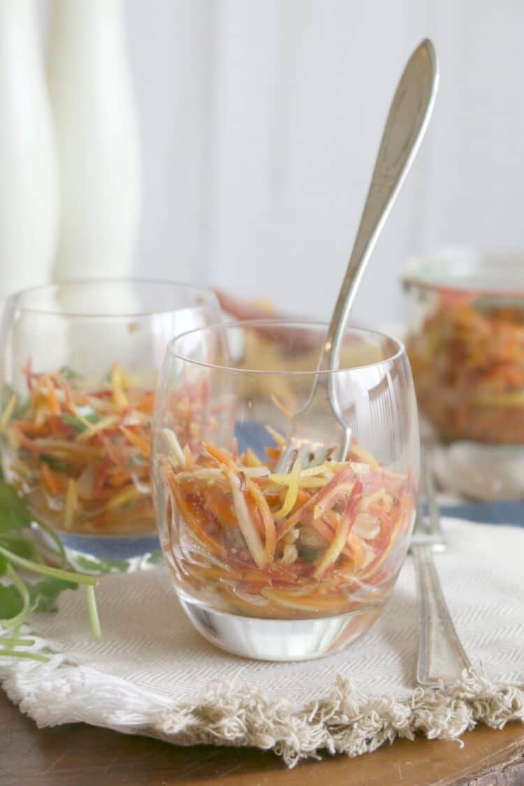 Carrot Salad with Cilantro and Garlic - zesty, pungent, delicious and very easy to make. paleo | gaps | whole30