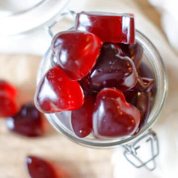3 Ingredient Bedtime Gummies - With three simple ingredients, these Bedtime Gummies are sweetened with raw honey for extra nutrition and are overall a great Paleo & GAPS treat.