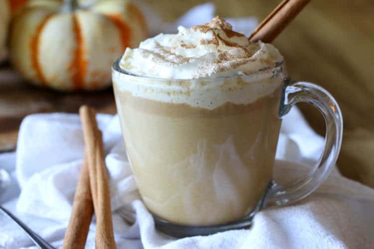 Easy 2-Minute Keto Pumpkin Spice Latte (Low Carb, Paleo, GAPS) - Rich in flavor and healthy fats, this Easy 2-Minute Keto Pumpkin Spice Latte will become a regular daily treat. This drink can be made with herbal "coffee", and coconut cream to keep it paleo.  #falldrinks #lowcarb