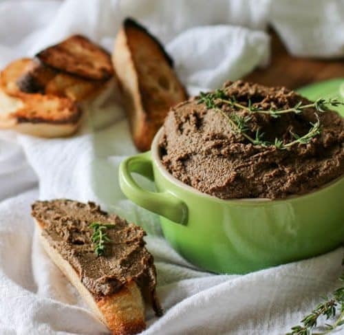 Easy Beef Liver Pâté Recipe (Whole30, Paleo, GAPS, Keto) -This Beef Liver Pâté recipe is so easy - doesn't require soaking and yet full of flavor (not the liver-ey kind). #appetizer #whole30