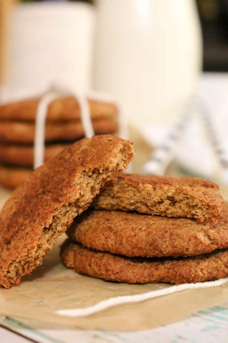 Paleo Snickerdoodles - these gluten free cookies have 6 simple ingredients. Crispy on the outside and chewy on the inside. #paleo #cookies