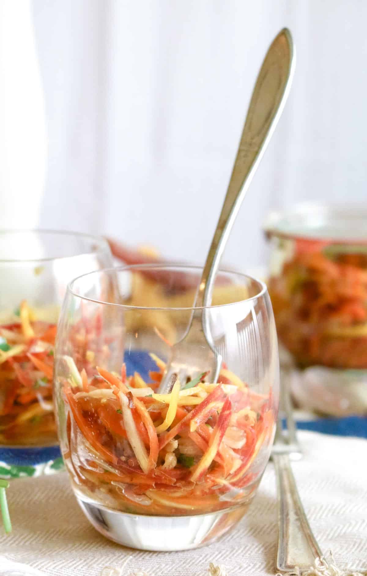 healthy carrot salad with garlic