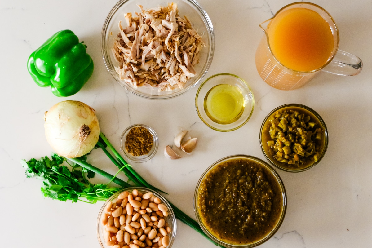 ingredients for making white chicken chili.