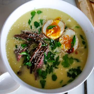 quick ramen recipe with steak, ramen noodles, and soft-boiled eggs.